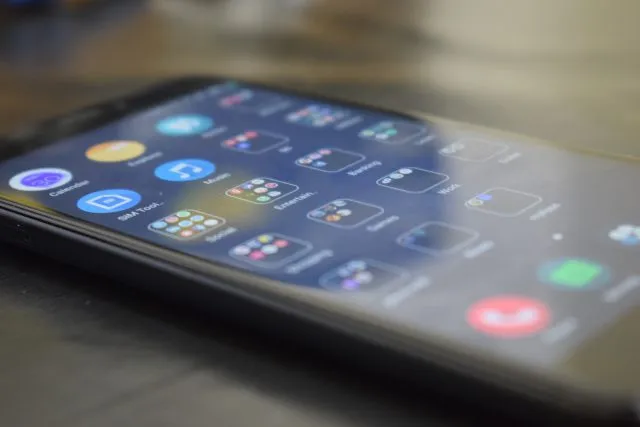 Jak dobrać etui Xiaomi 13? Poznaj szeroki wybór tych akcesoriów!